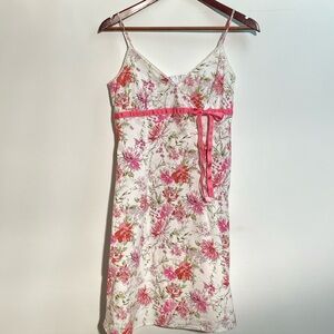 M collection - pretty floral dress. Size M